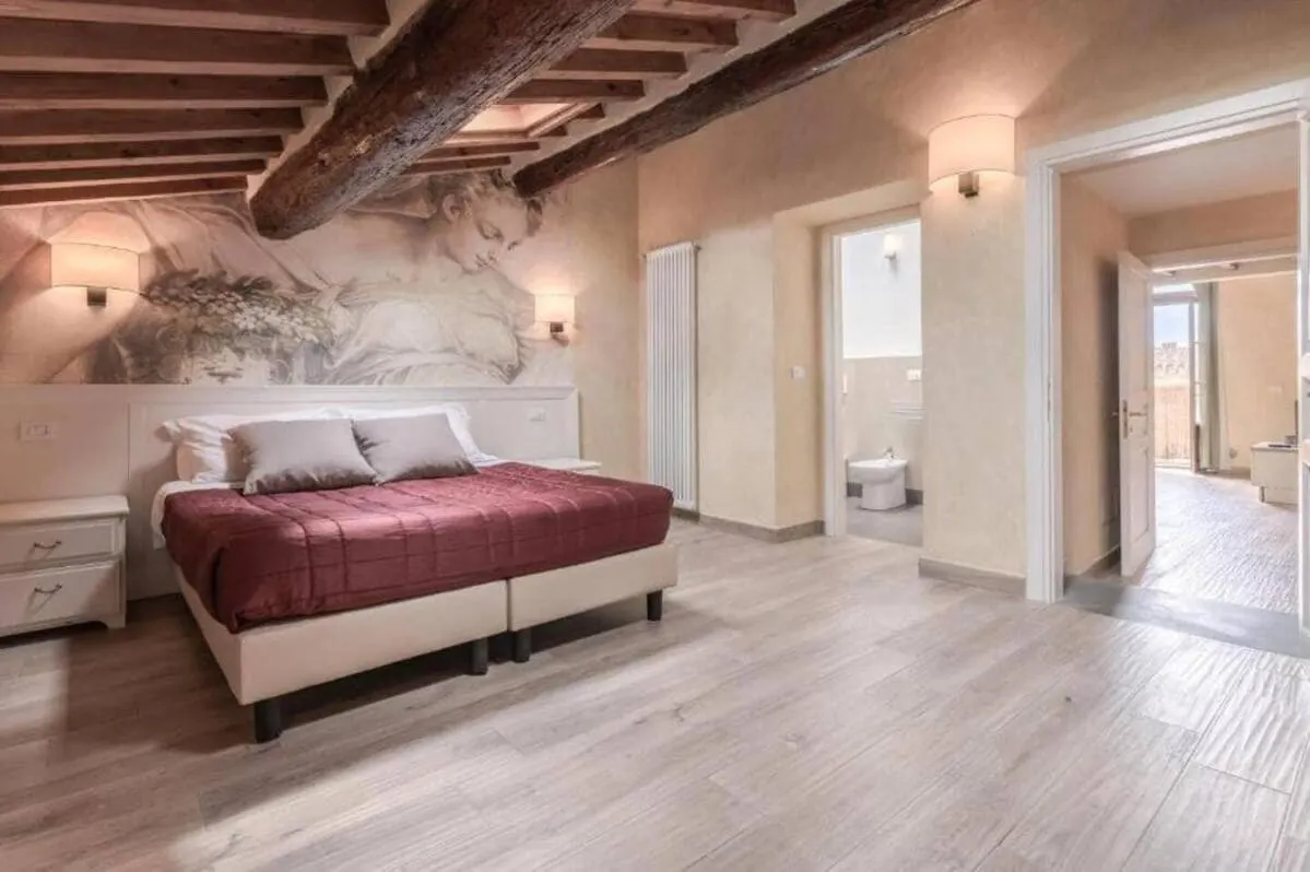 Albizi Caravaggio Apt 316 Florence